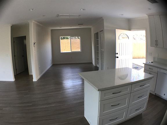 3rd image of 5702 Jamieson Ave