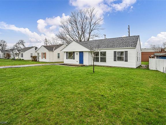 3rd image of 15812 Eleanore Dr