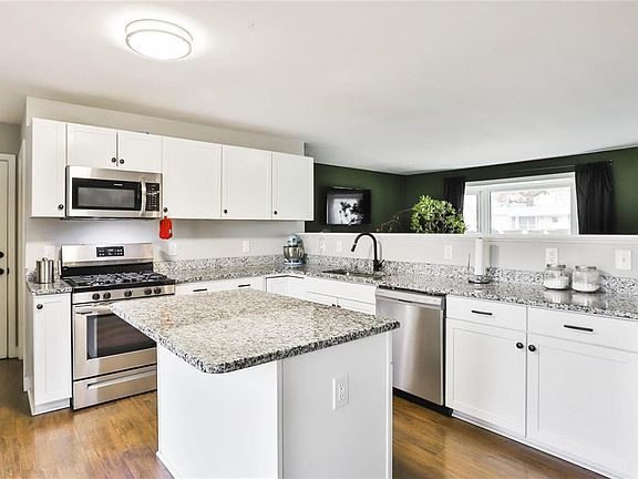 5th image of 2020 Loveland Dr