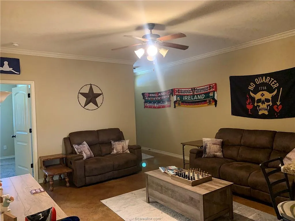 3329 Lieutenant Avenue - 1 — Photo 2