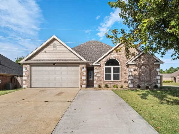 746 Westbury St, Springdale, AR 72762