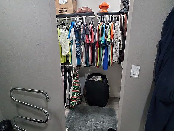 5th image of 557 N Aspen Dr