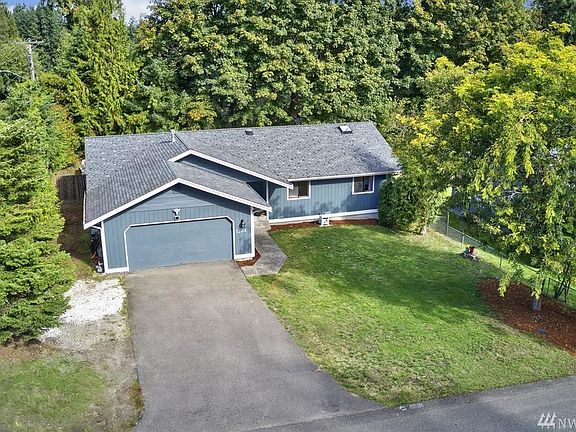 2nd image of 1204 NE Magnum Ct