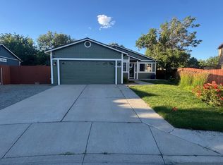 6335 E Crow Ct, Sun Valley, NV 89433