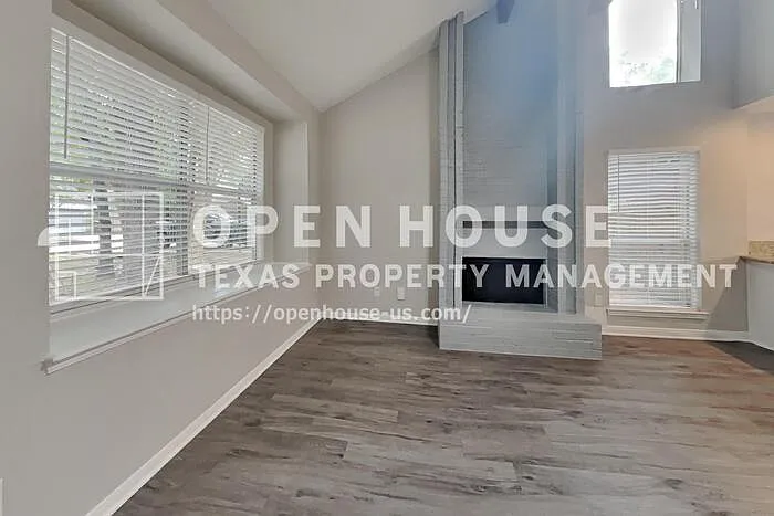 3 bed, 2.5 bath, 1871 sqft, $2,400 — Photo 4