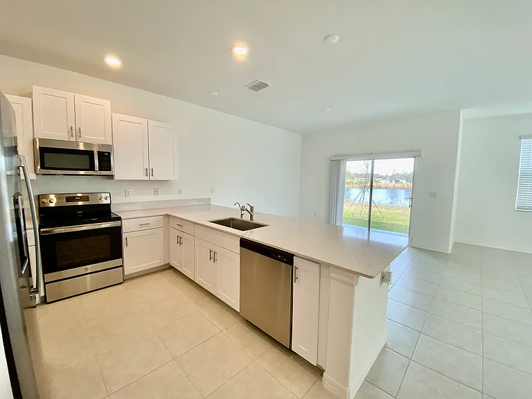 6246 Shiner St — Photo 10