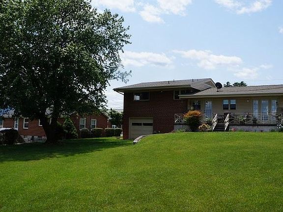 3rd image of 3643 Ellen Dr