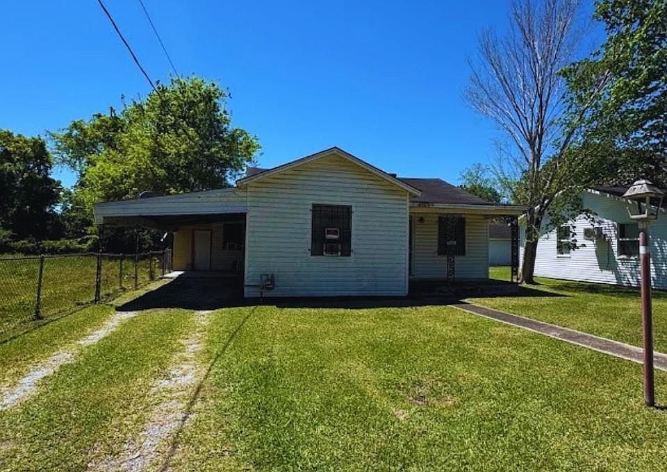 1st image of 3285 Texas St