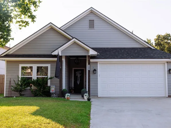 3305 Judythe Ct, Bryan, TX 77803