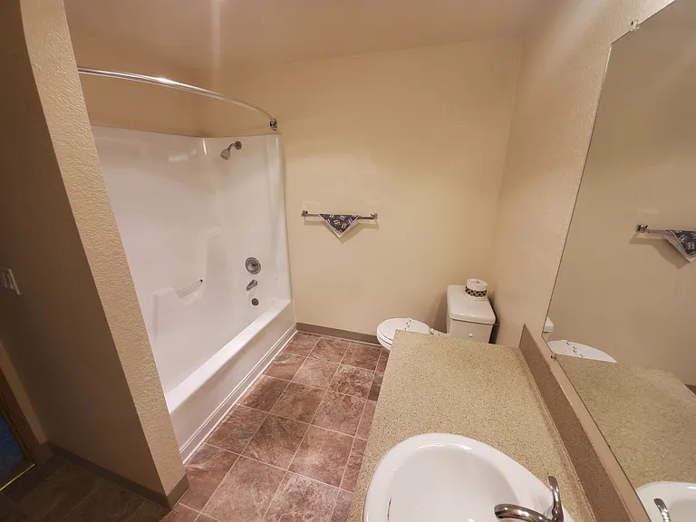 Greenwood Park Apartments — Photo 14