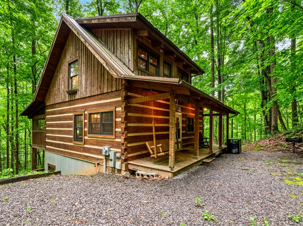 4140 Manis Hollow Rd, Gatlinburg, TN 37738