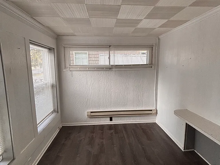 737 N Spring St — Photo 17