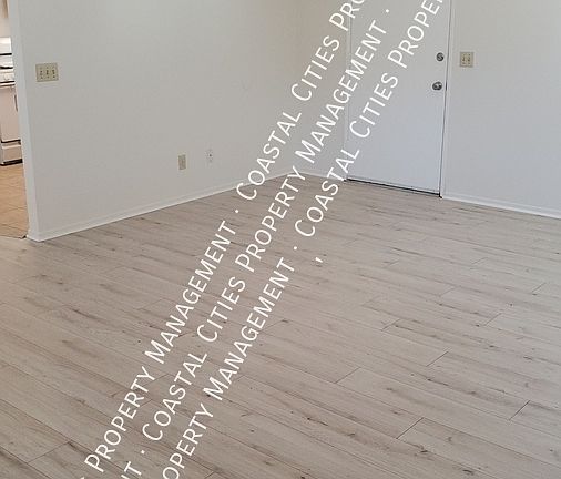 4th image of 320 E Meda Ave #D