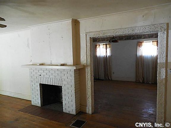 5th image of 415 Sterling Ave