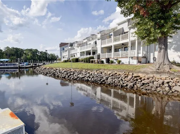 169 Harbor Watch Dr, Chesapeake, VA 23320