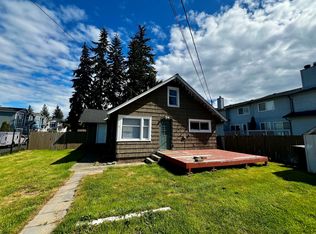 8807 Holly Dr, Everett, WA 98208