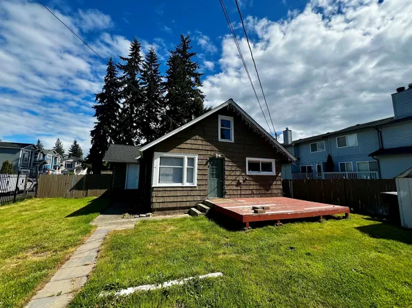 8807 Holly Dr, Everett, WA 98208