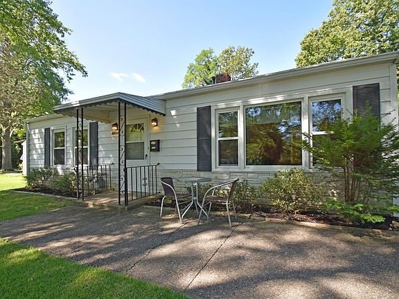 3rd image of 6454 Rainbow Ln
