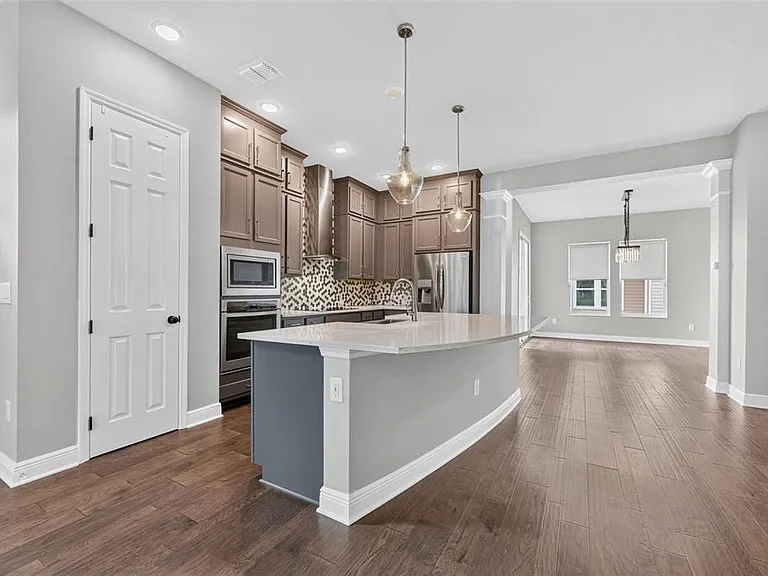 9597 Cavendish Dr — Photo 7