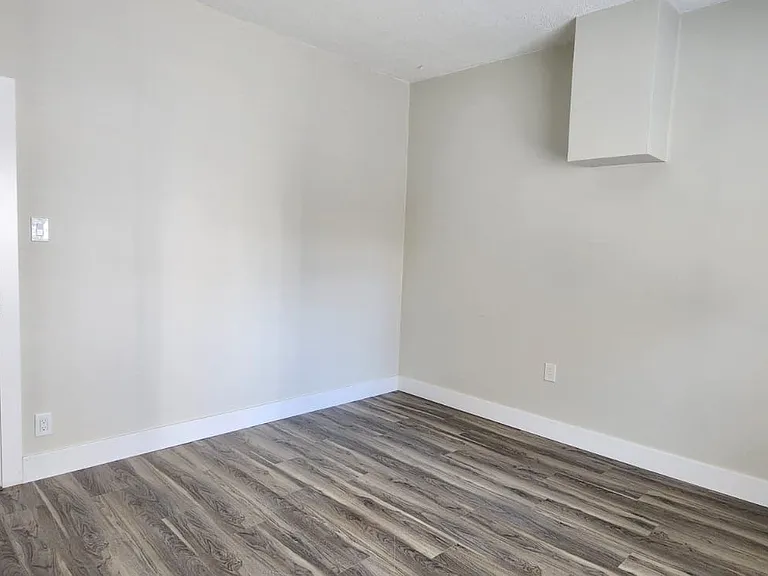 1155 Granville St #4 — Photo 11