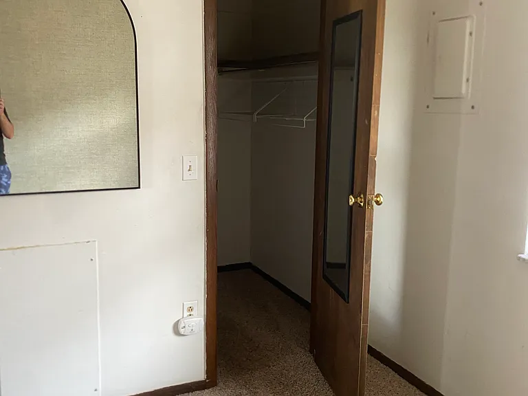 342 E Tompkins St — Photo 9