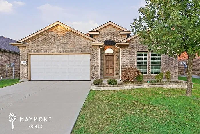 3 bed, 2.0 bath, 1844 sqft, $2,275 — Photo 1