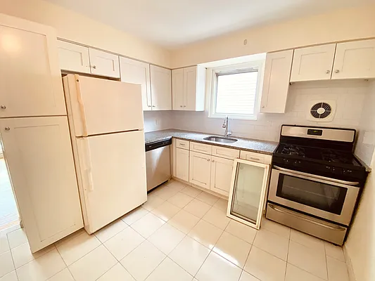 Rented by Voro, LLC | media 1