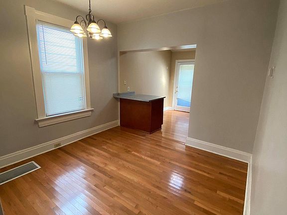 5th image of 3728 Hutton St #1