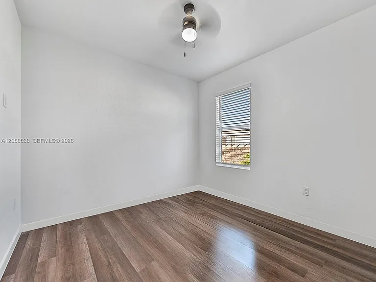 501 NE 6th Ct — Photo 40