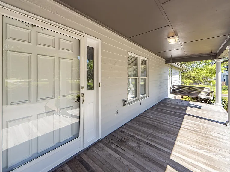 923 River Rd — Photo 17