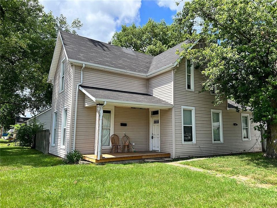 1st image of 1536 E 46th St