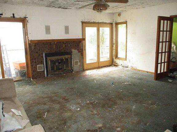 2nd image of 2650 James Ave N