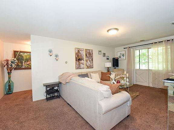 3rd image of 5 louisburg Square #12