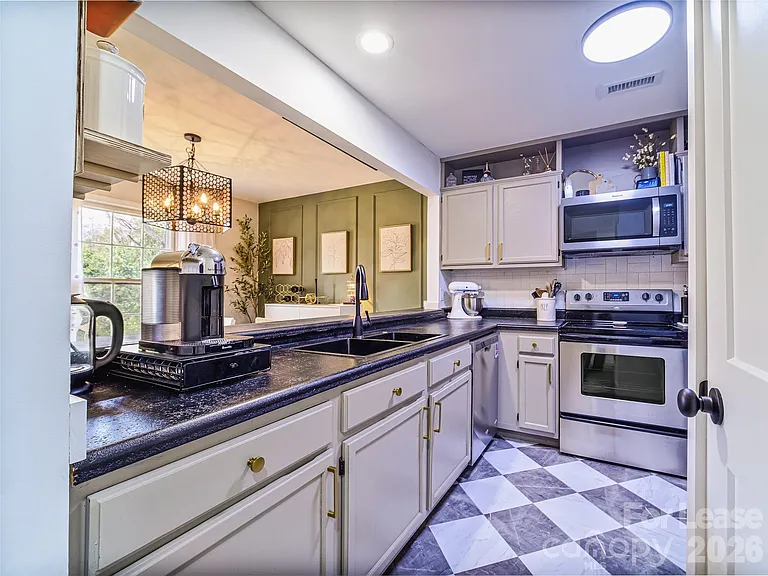 3300 Selwyn Farms Ln #5 — Photo 9