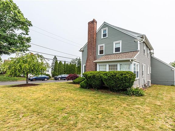 3rd image of 36 Pleasant Ave