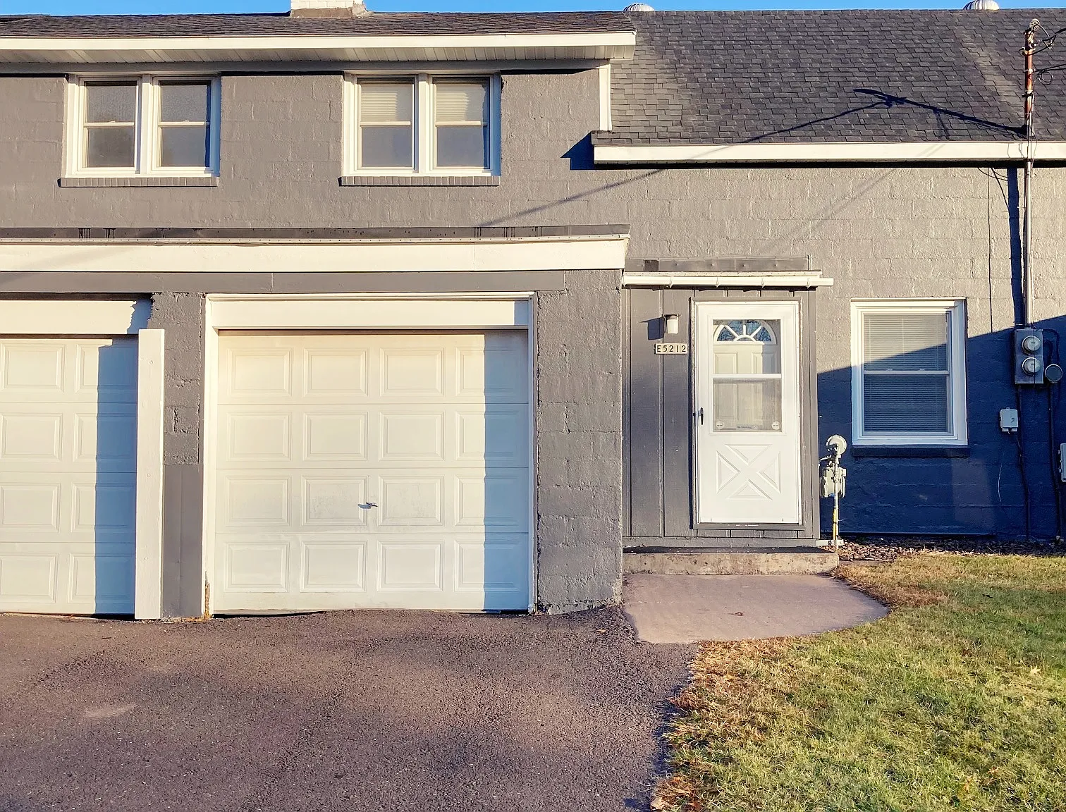 Sunset Road - E5212 — Photo 1