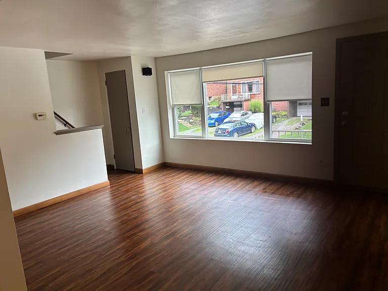 840 Killarney Dr — Photo 2