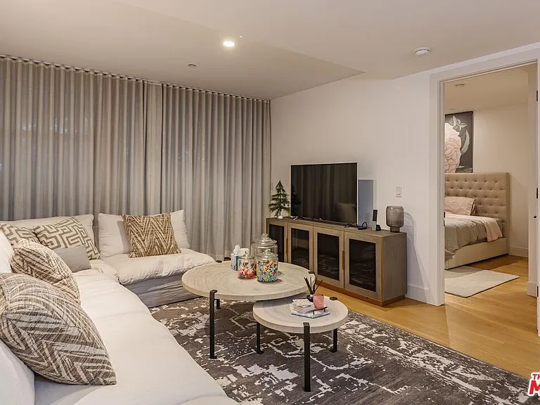 10777 Wilshire Blvd #205 — Photo 23