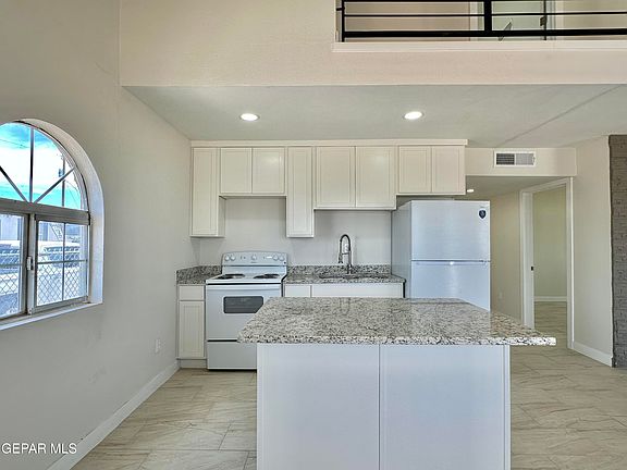 4th image of 13619 Laura Ln