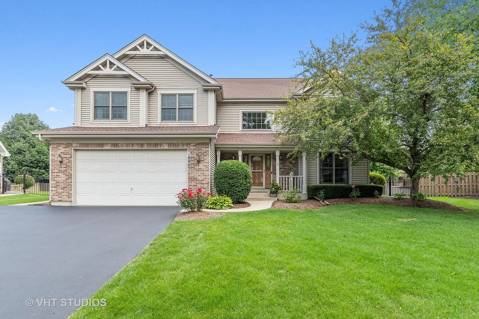 1890 Peach Tree Ln photo 1