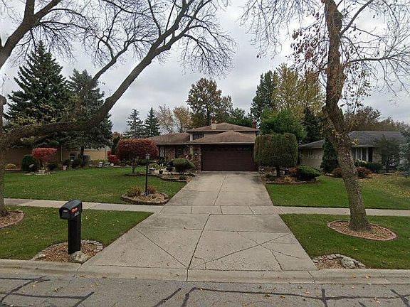 3rd image of 3145 Drover Ln