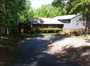 300 Stonewall Jackson Trl, Martinsville, VA