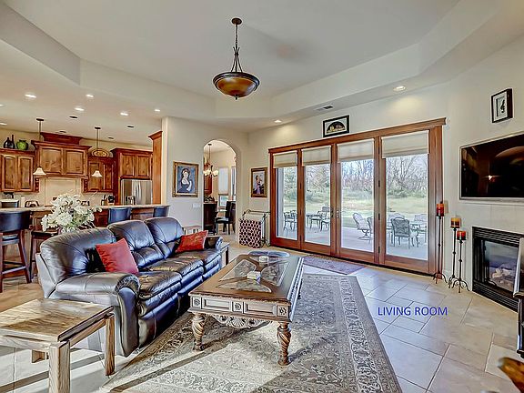 4th image of 18 Tuscan Dr