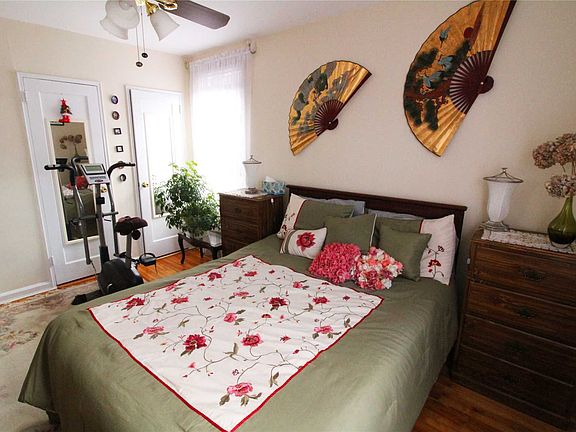 4th image of 34-30 78th St APT 2G