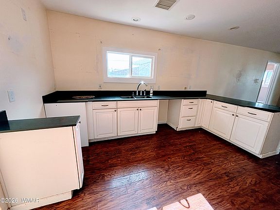 2nd image of 415 W Florida St