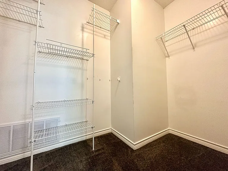 Parkview Apartments — Photo 25