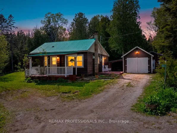 23 Woodstock Ave, Northern Bruce Peninsula, ON N0H 2M0