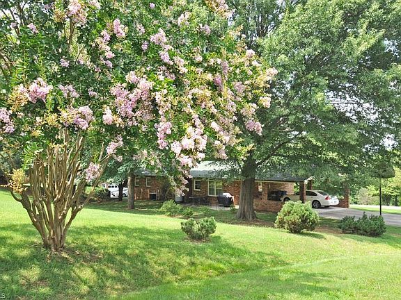 2nd image of 3998 Leinbach Dr