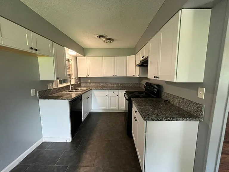 7917 Southaven Cir W — Photo 5