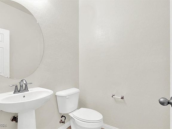 5th image of 329 Botanic Gardens Dr
